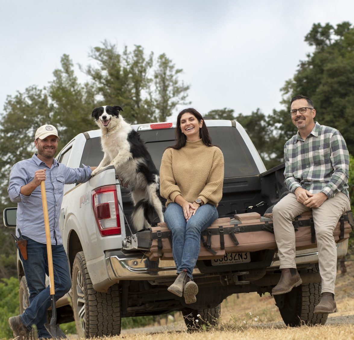 StFran_Winemaking_3Group_Truck_TEP5182-X5 StFran_Winemaking_3Group_Truck_TEP5182-X5